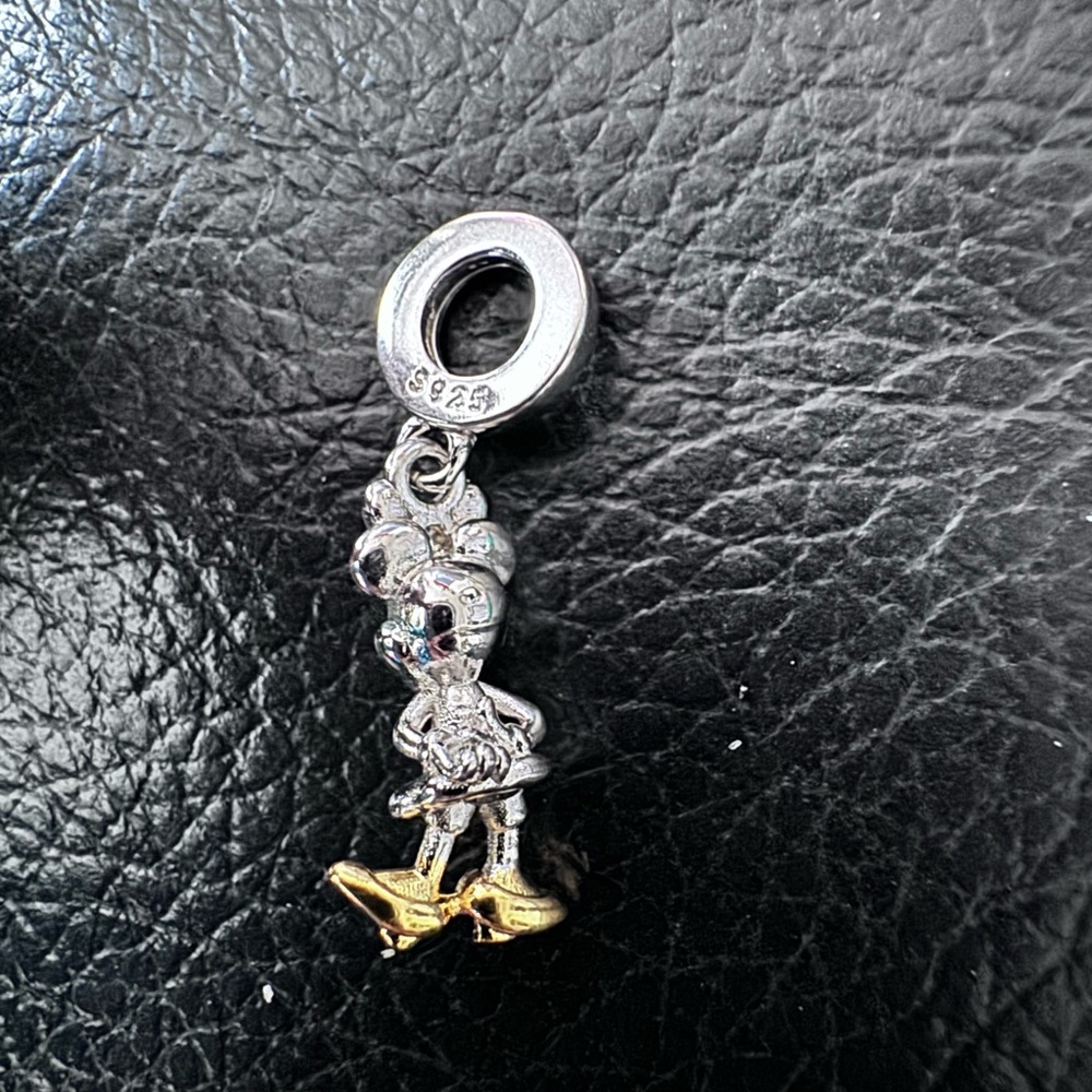 Minnie Mouse dangle charm - Picture 4 of 4